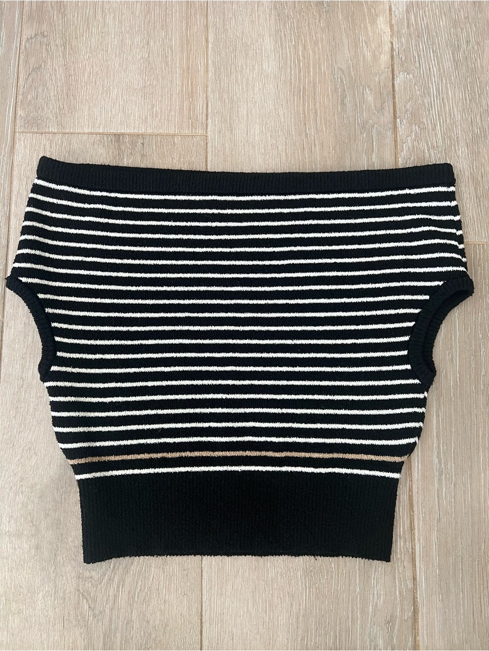 Mahina Black & White Striped off shoulder Top, size large
